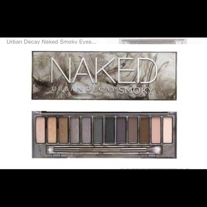 Urban Decay *Smoky* Eyeshadow Palette